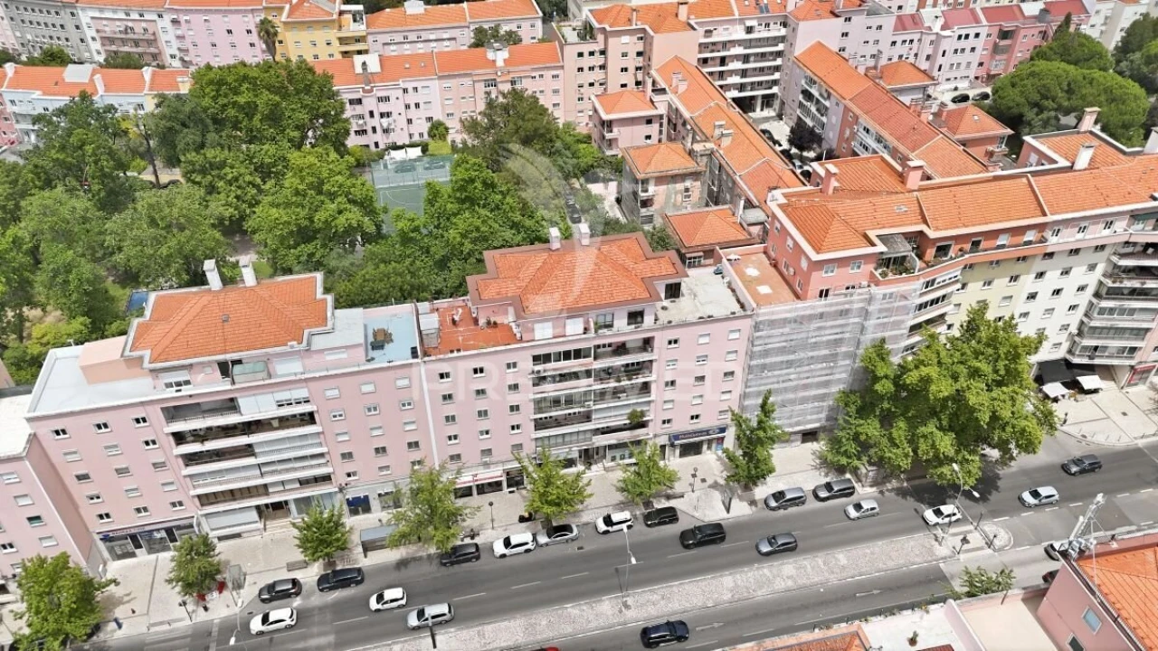 Apartamento T7 para Venda em Areeiro Foto 35
