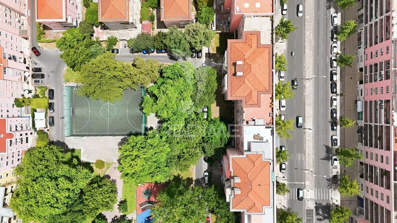 Apartamento T7 para Venda em Areeiro Foto 36