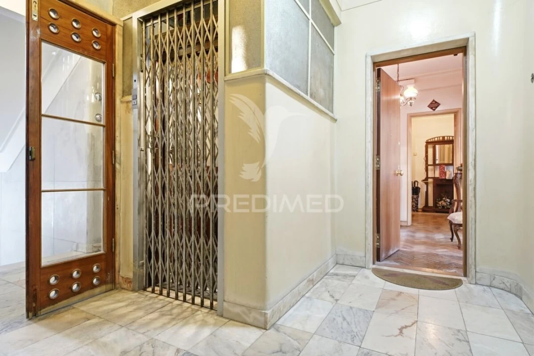 Apartamento T7 para Venda em Areeiro Foto 31
