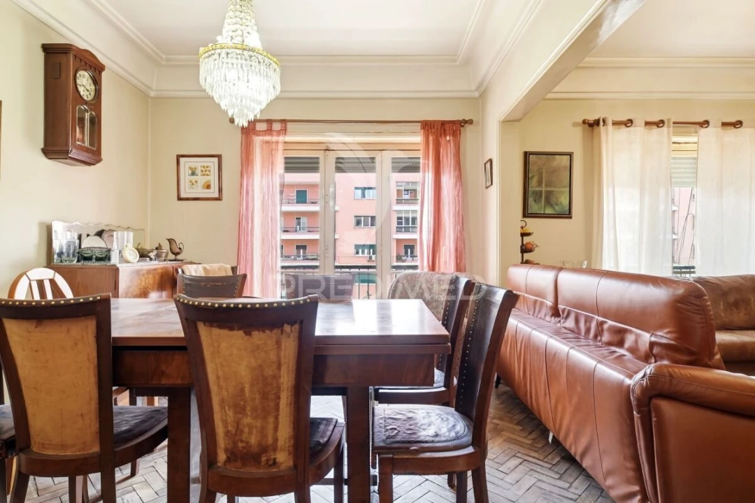Apartamento T7 para Venda em Areeiro Foto 23