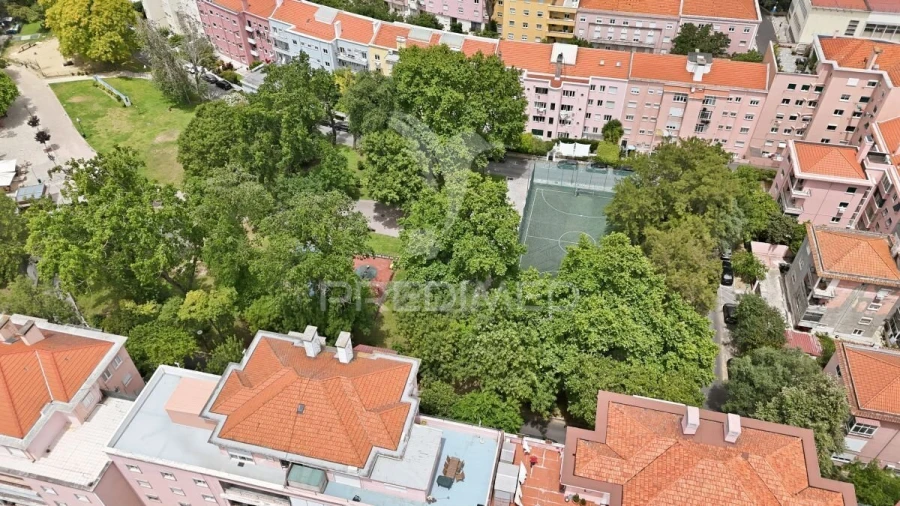 Apartamento T7 para Venda em Areeiro Foto 19