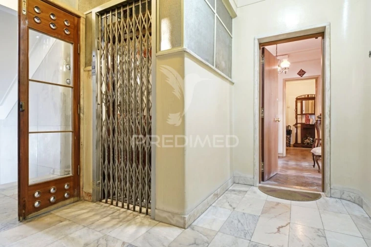 Apartamento T7 para Venda em Areeiro Foto 31