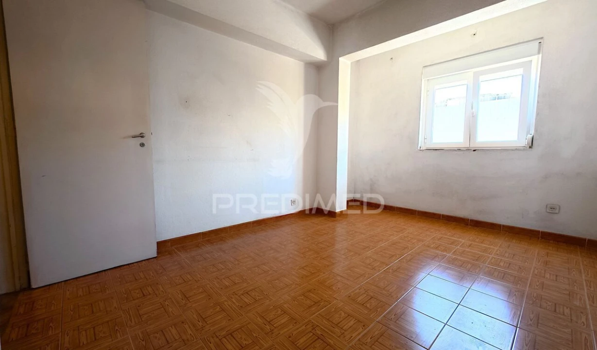 Apartamento T3 para Venda em Alvalade Foto 8
