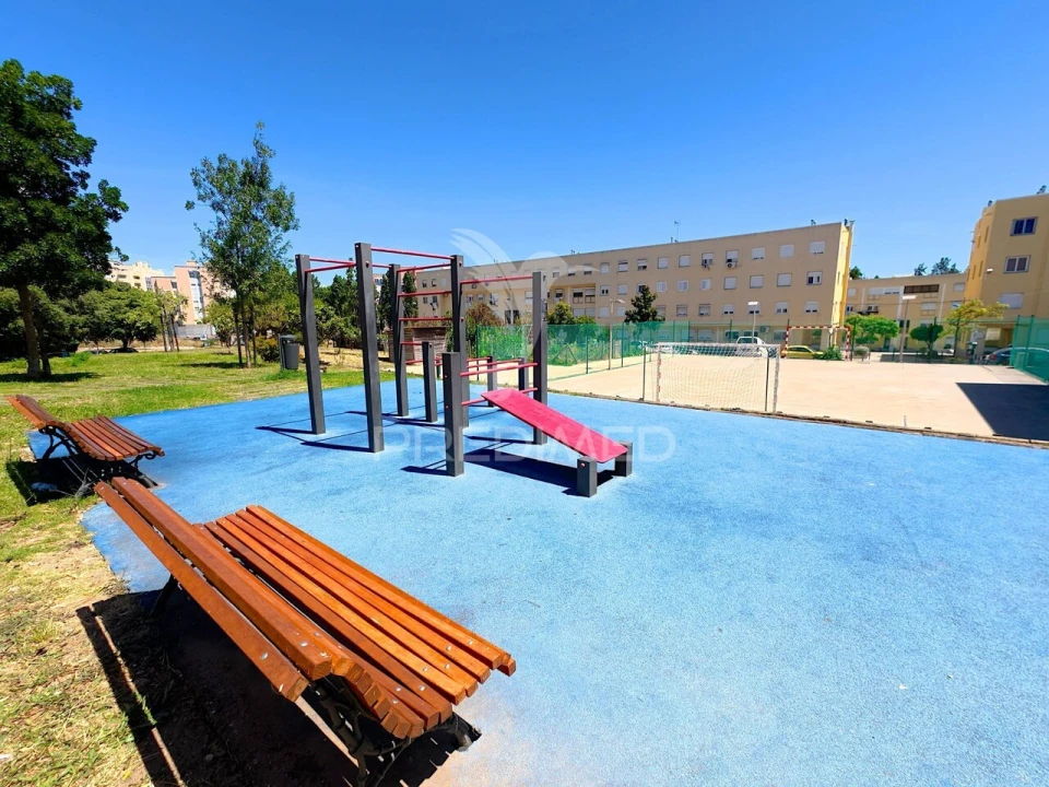 Apartamento T3 para Venda em Alvalade Foto 1