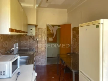 Apartamento T2 para Venda em Massamá e Monte Abraão