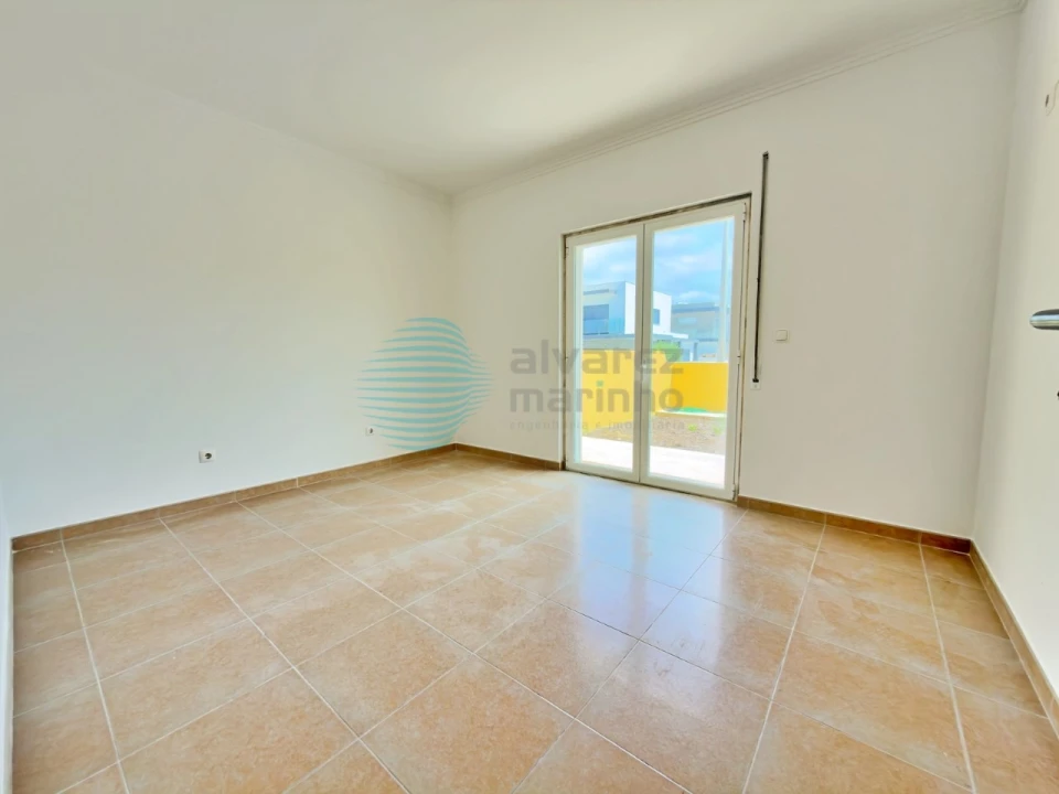 Moradia T4 para Venda em A dos Cunhados e Maceira Foto 9