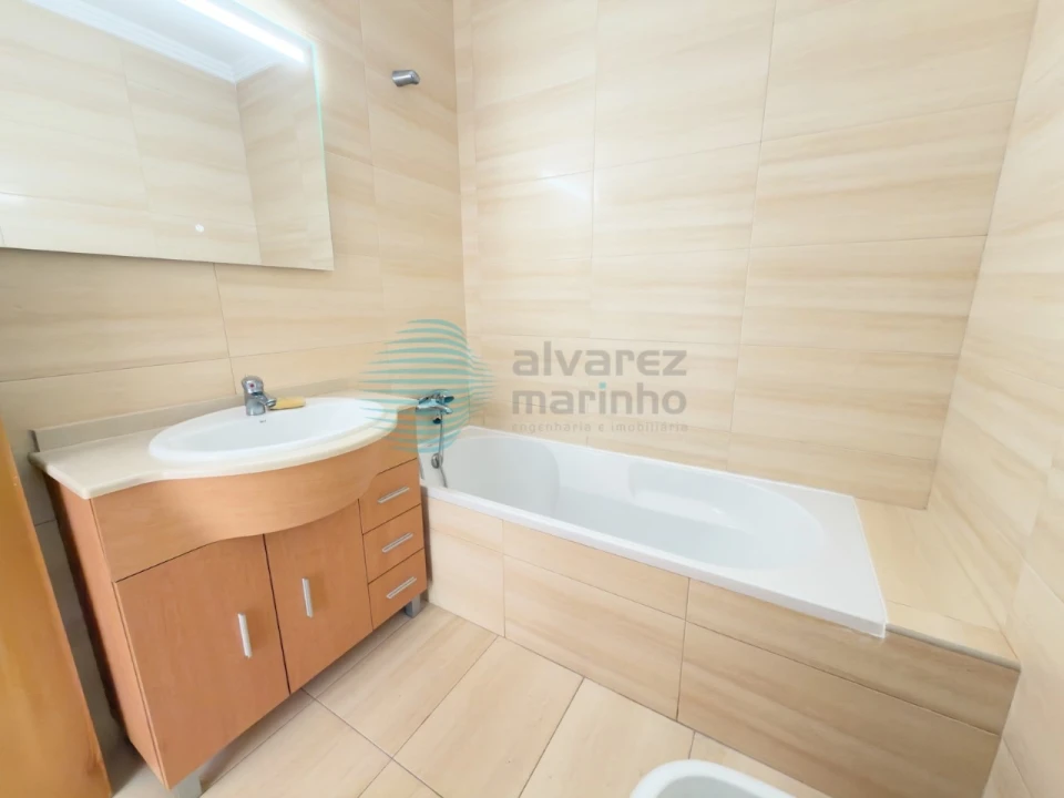 Moradia T4 para Venda em A dos Cunhados e Maceira Foto 24