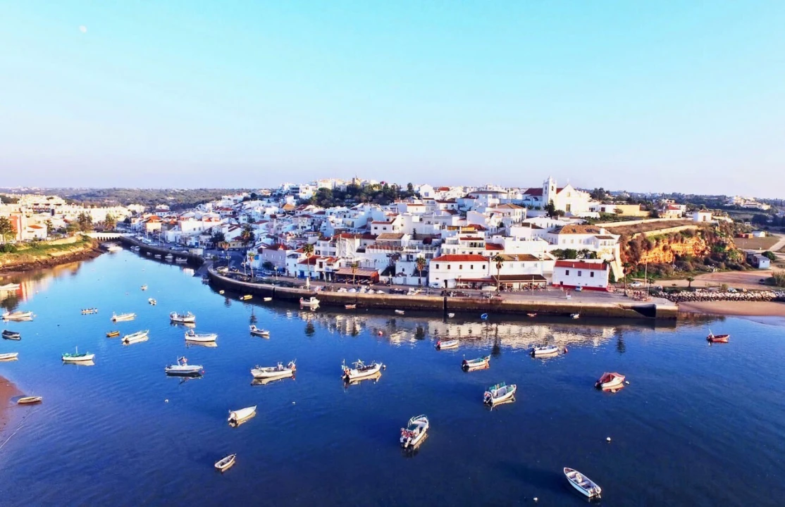 Terreno para Venda em Ferragudo Foto 1