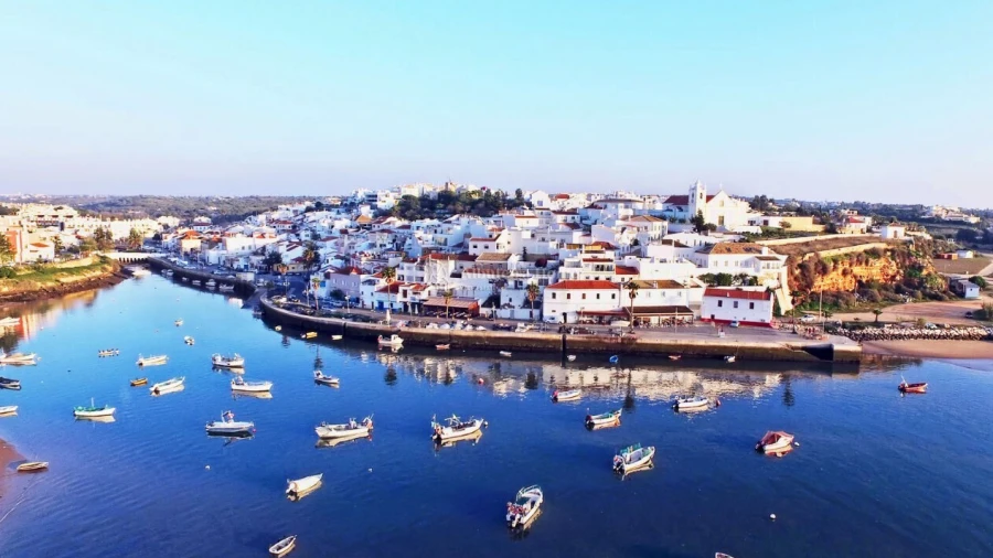 Terreno para Venda em Ferragudo