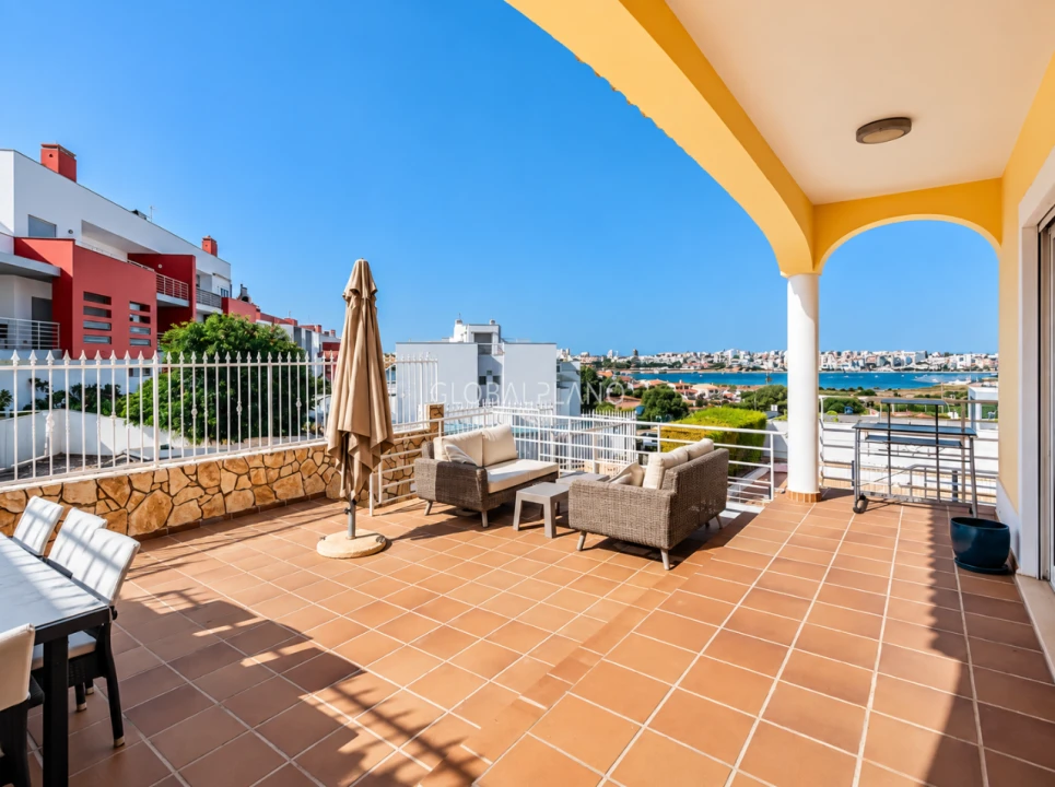 Moradia T3 para Venda em Ferragudo Foto 1