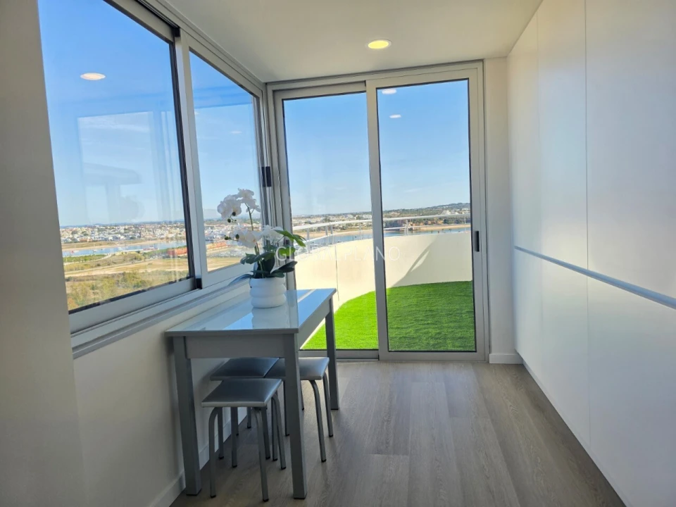Apartamento T2 para Venda em Portimão Foto 16