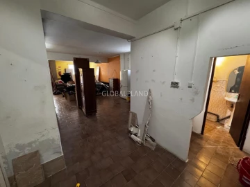 Armazém para Venda em Portimão