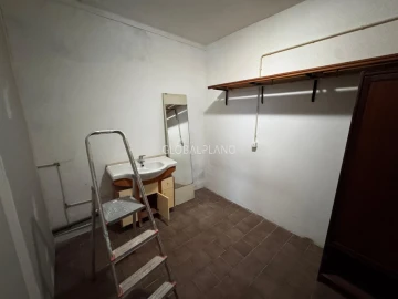 Armazém para Venda em Portimão
