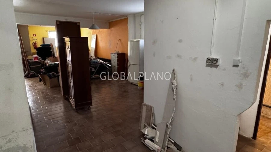 Armazém para Venda em Portimão