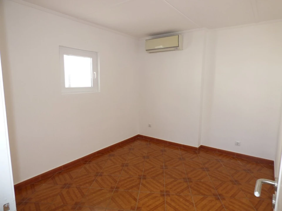 Moradia T4 para Venda em Mexilhoeira Grande Foto 16