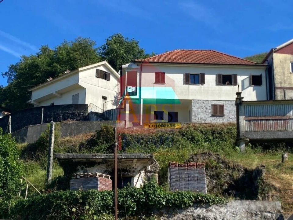 Moradia T4 para Venda em Azias Foto 39