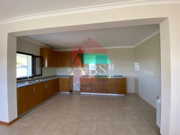 Moradia T4 para Venda em Azias