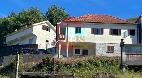 Moradia T4 para Venda em Azias