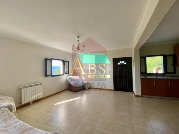 Moradia T4 para Venda em Azias