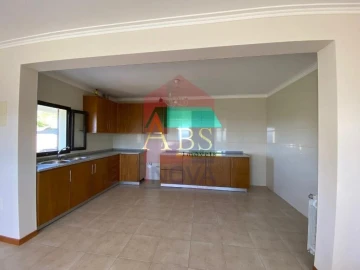 Moradia T4 para Venda em Azias