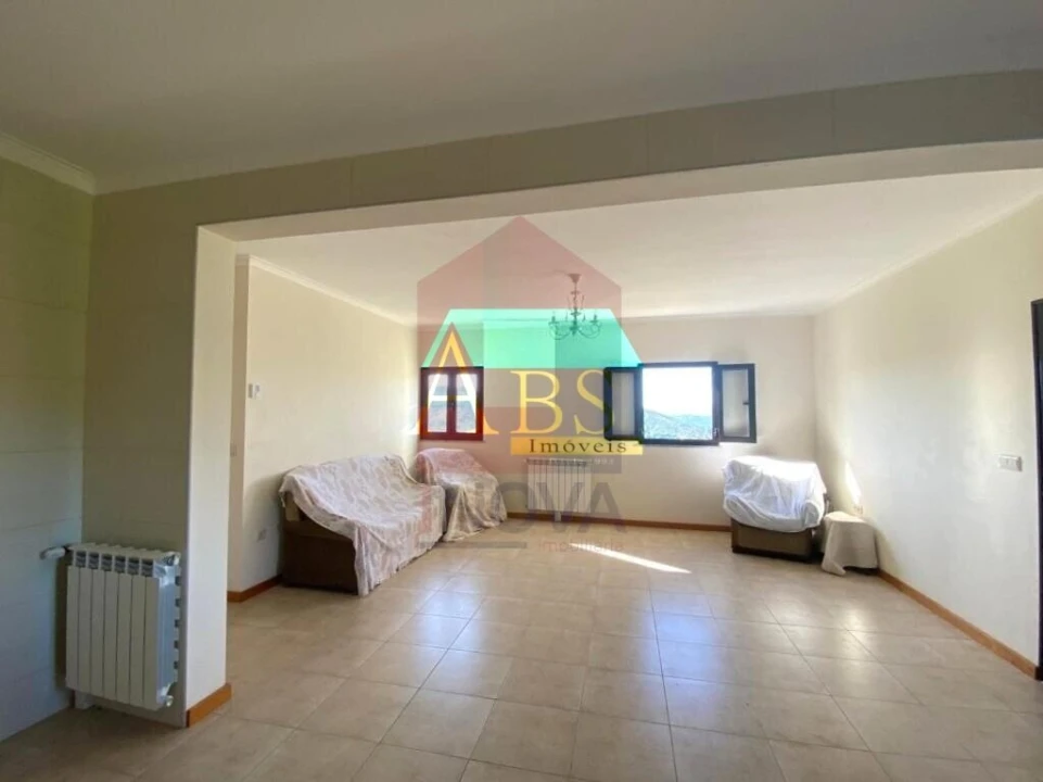 Moradia T4 para Venda em Azias Foto 24