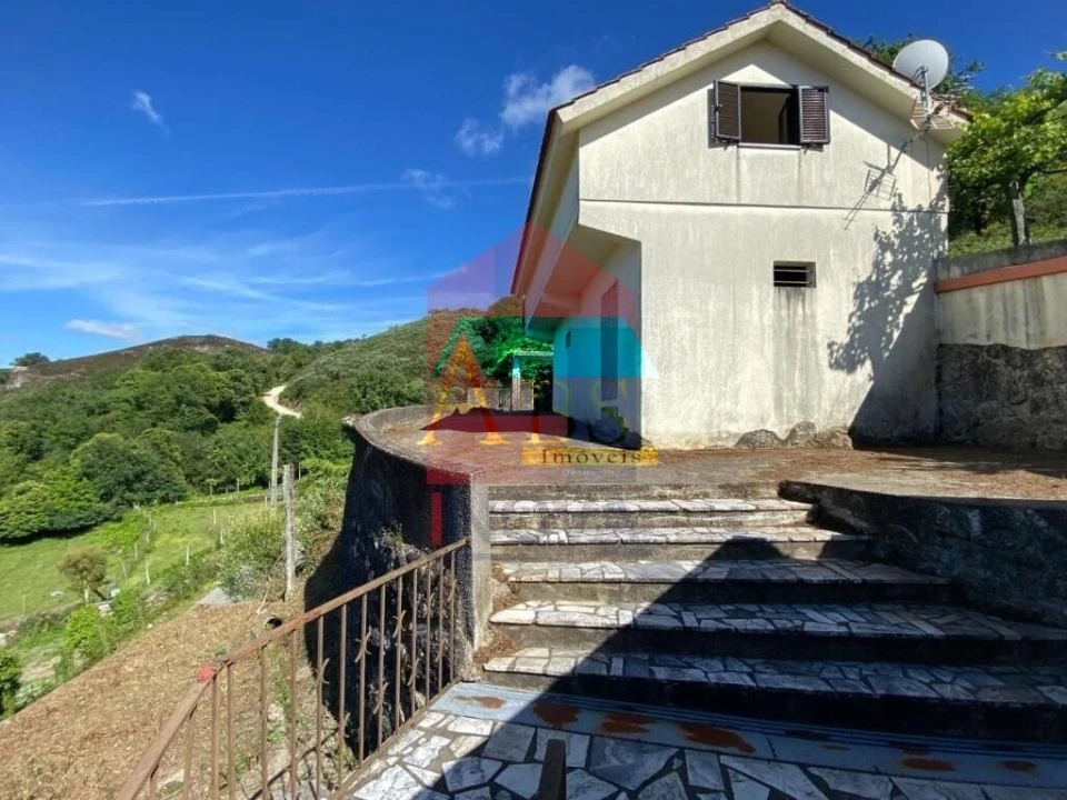 Moradia T4 para Venda em Azias Foto 3