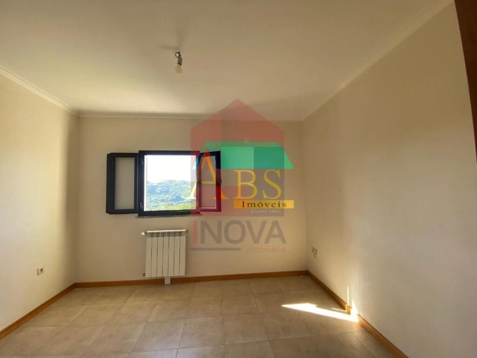 Moradia T4 para Venda em Azias Foto 29