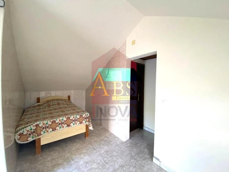 Moradia T4 para Venda em Azias Foto 12
