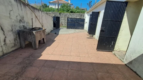 Moradia T3 para Venda em Escariz