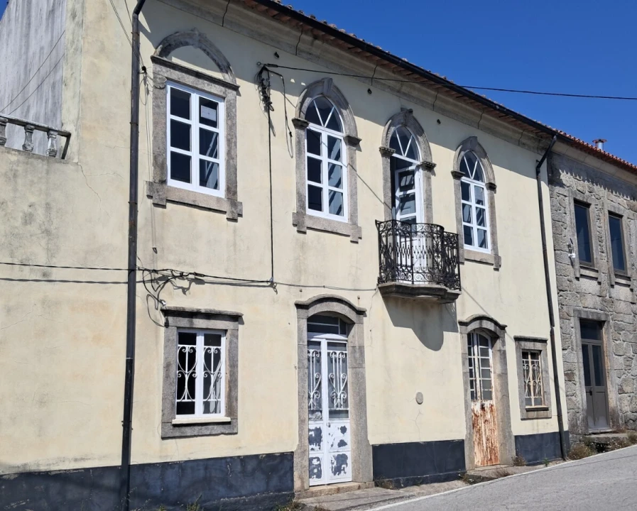 Moradia T3 para Venda em Escariz Foto 1