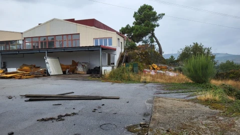 Armazém para Venda em Gonçalo