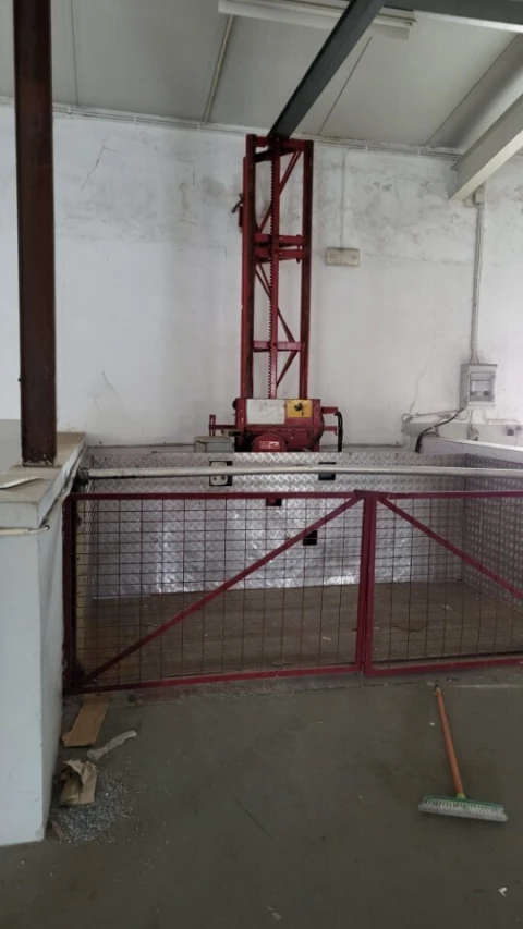 Armazém para Venda em Gonçalo