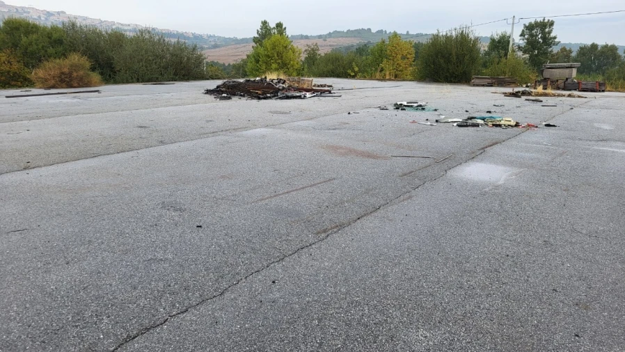 Armazém para Venda em Gonçalo Foto 9