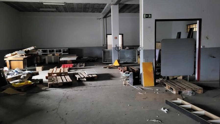 Armazém para Venda em Gonçalo Foto 13