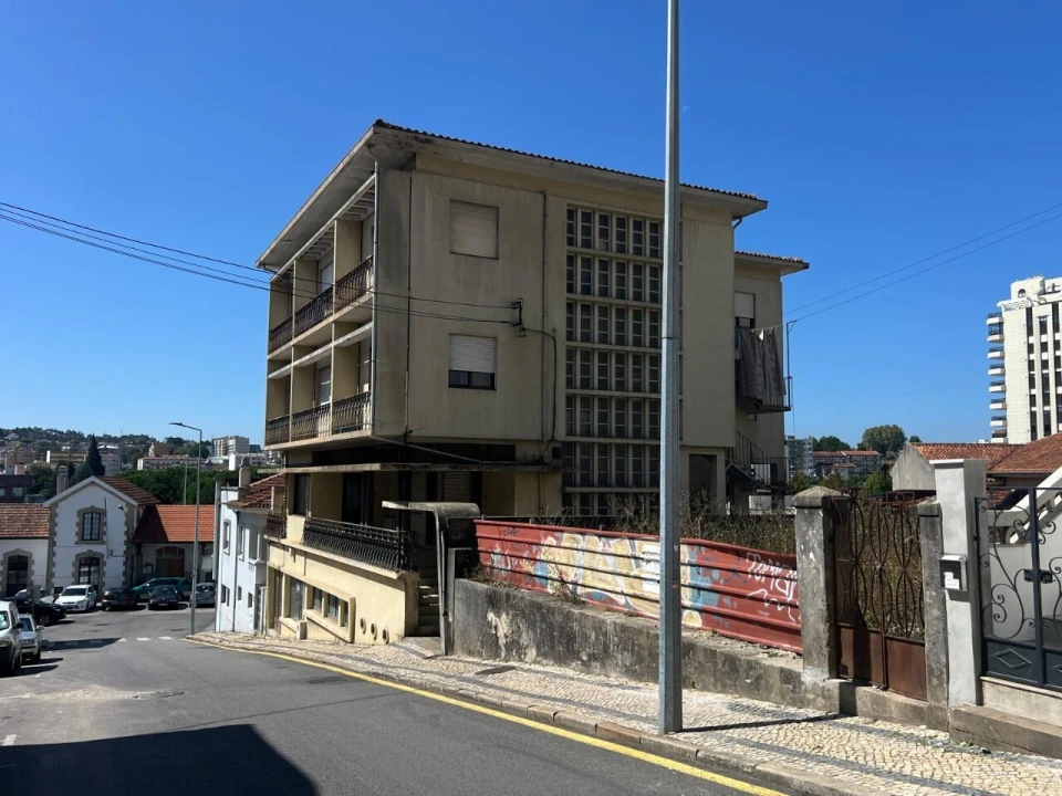 Terreno para Venda em São João da Madeira Foto 1