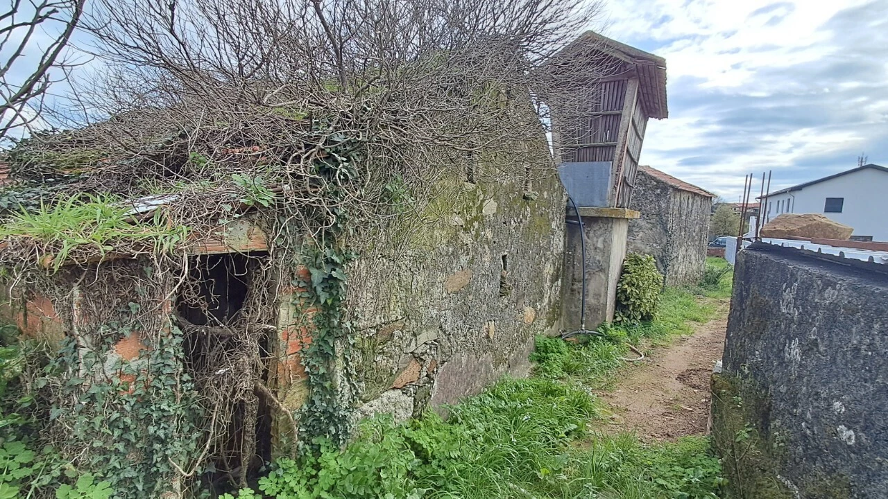 Moradia T2 para Venda em Macieira de Sarnes Foto 11