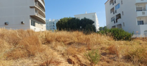 Terreno para Venda em Albufeira e Olhos de Água