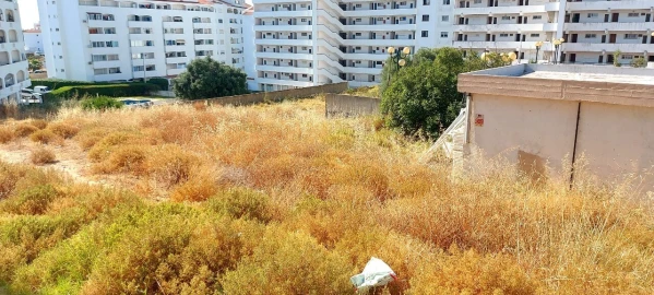 Terreno para Venda em Albufeira e Olhos de Água