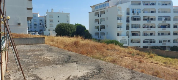 Terreno para Venda em Albufeira e Olhos de Água