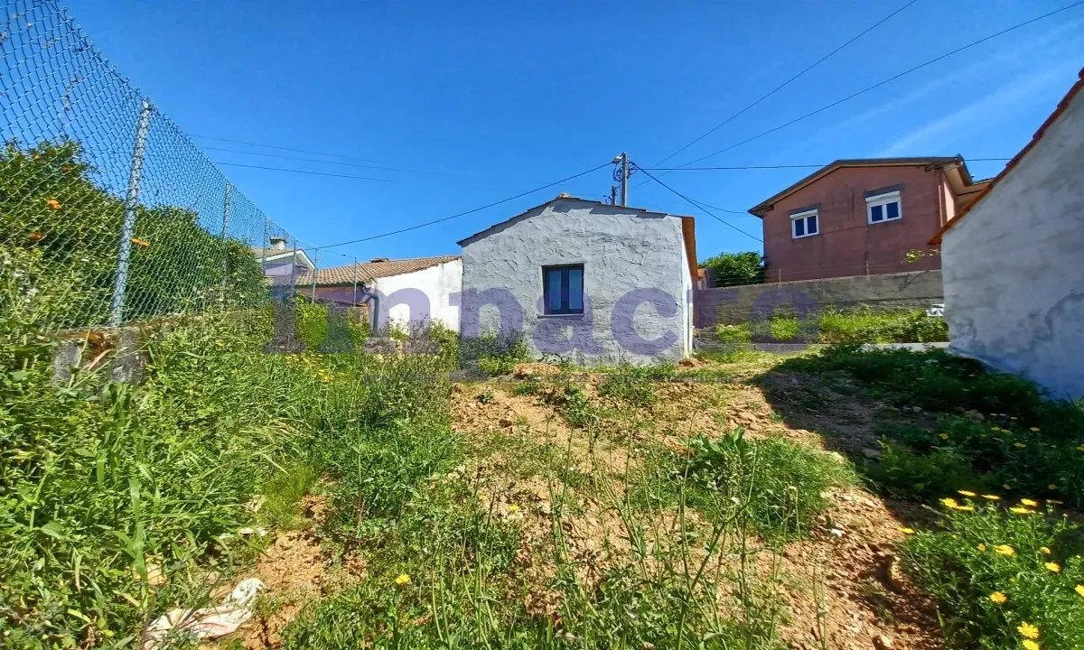 Moradia T1 para Venda em Ossela Foto 10