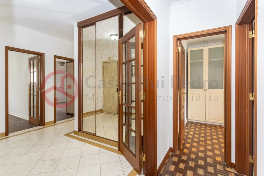 Apartamento T3 para Venda em Almada, Cova da Piedade, Pragal e Cacilhas Foto 7
