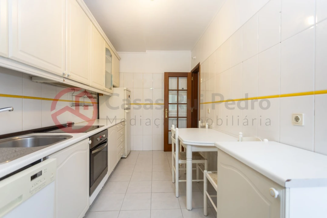 Apartamento T3 para Venda em Almada, Cova da Piedade, Pragal e Cacilhas Foto 32