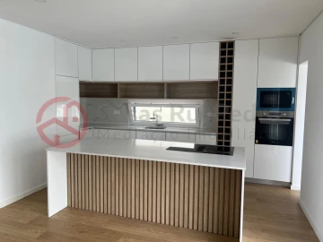 Moradia T3 para Venda em Fernao Ferro