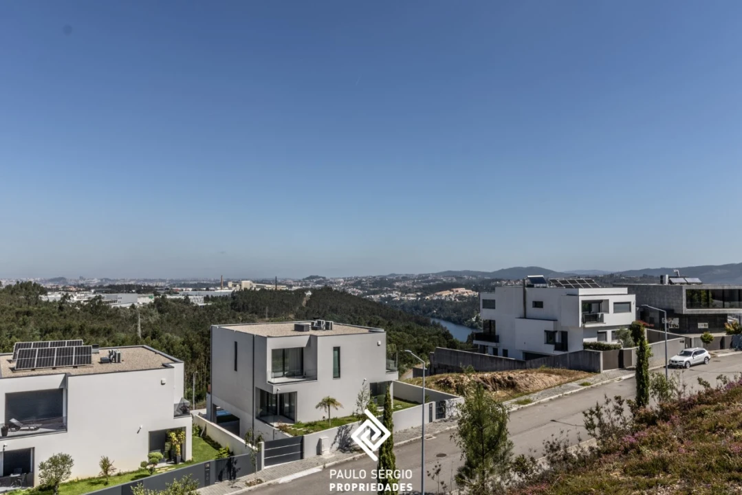 Terreno para Venda em Sandim, Olival, Lever e Crestuma Foto 1