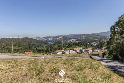 Terreno para Venda em Sandim, Olival, Lever e Crestuma