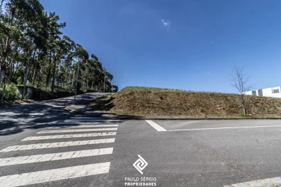 Terreno para Venda em Sandim, Olival, Lever e Crestuma