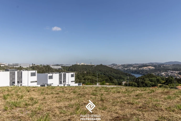 Terreno para Venda em Sandim, Olival, Lever e Crestuma Foto 9