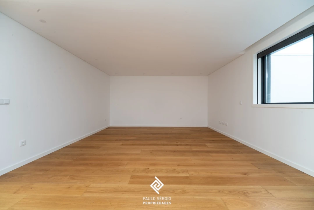 Apartamento T2 para Venda em Espinho Foto 4