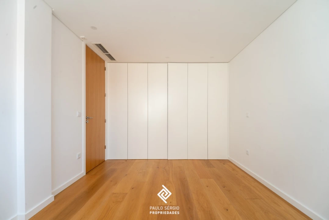 Apartamento T2 para Venda em Espinho Foto 9