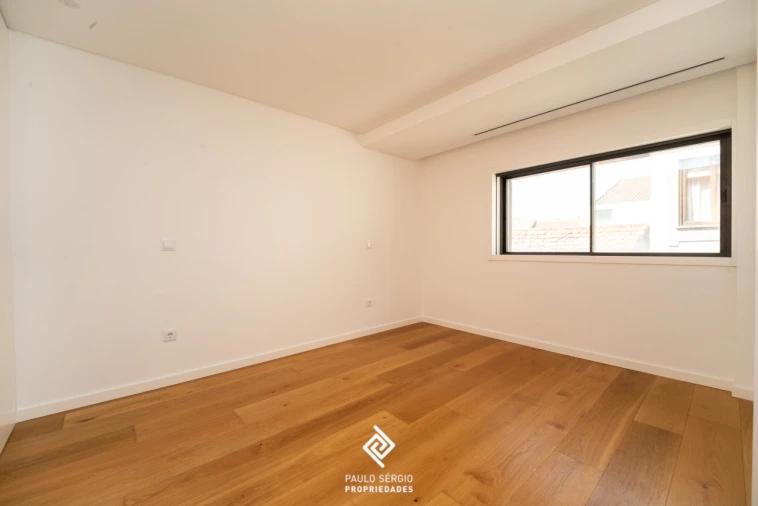 Apartamento T2 para Venda em Espinho Foto 10